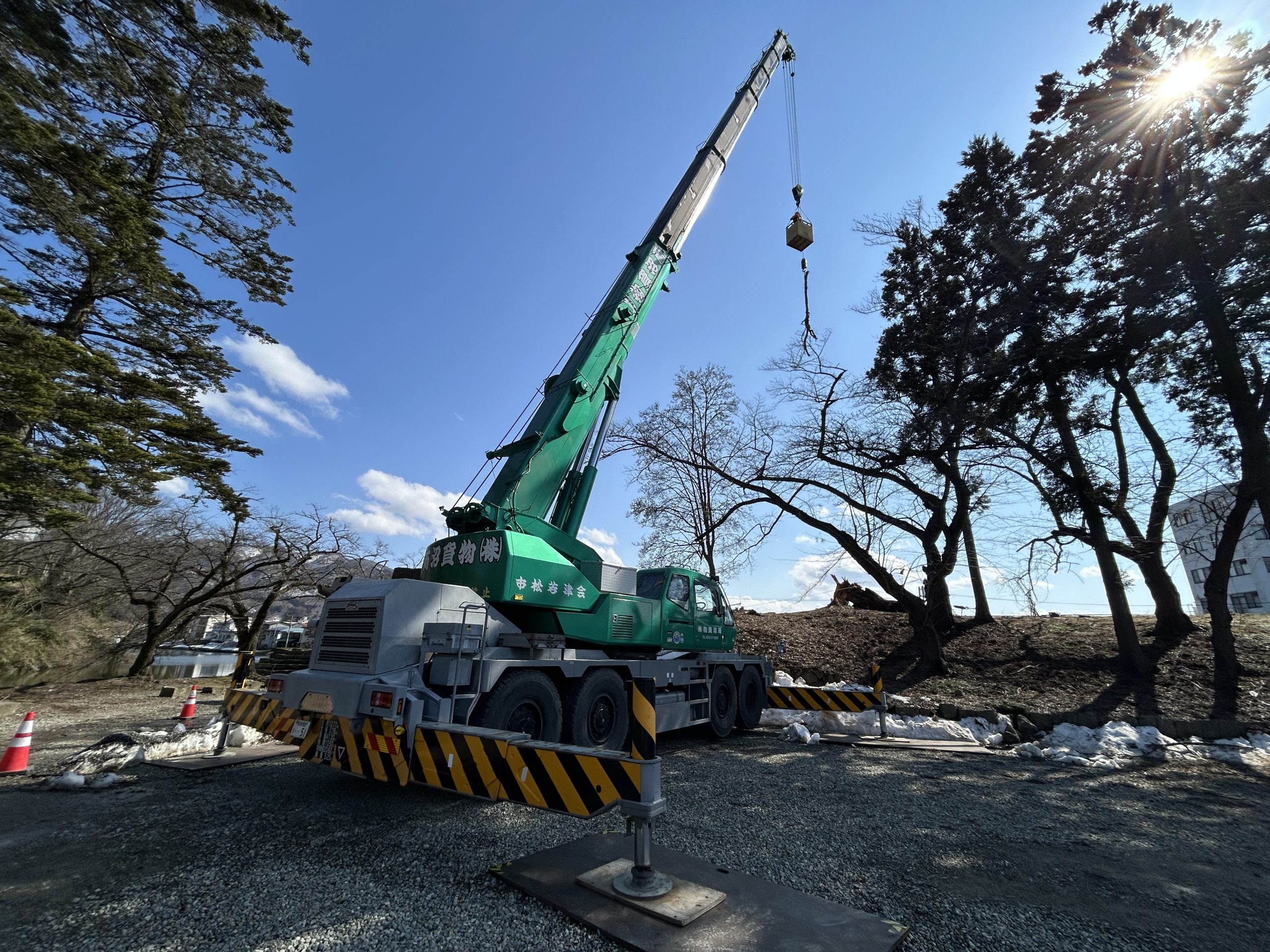 クレーン御用命は両沼貨物まで